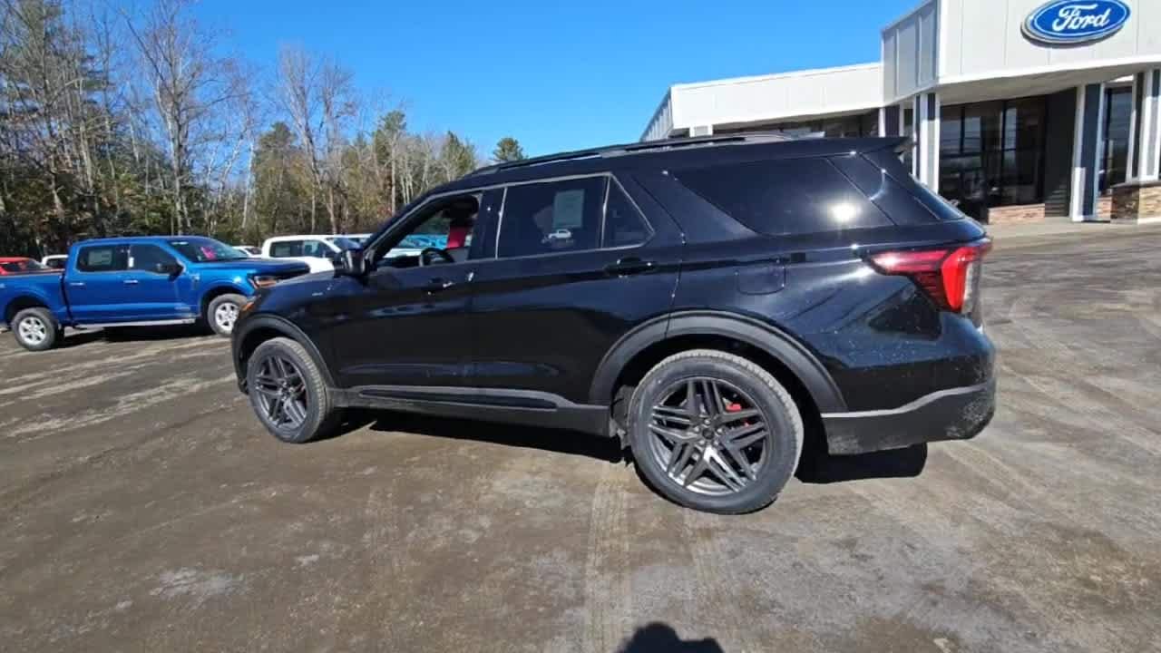 New 2026 Agate Black Metallic Ford ST-Line image 6