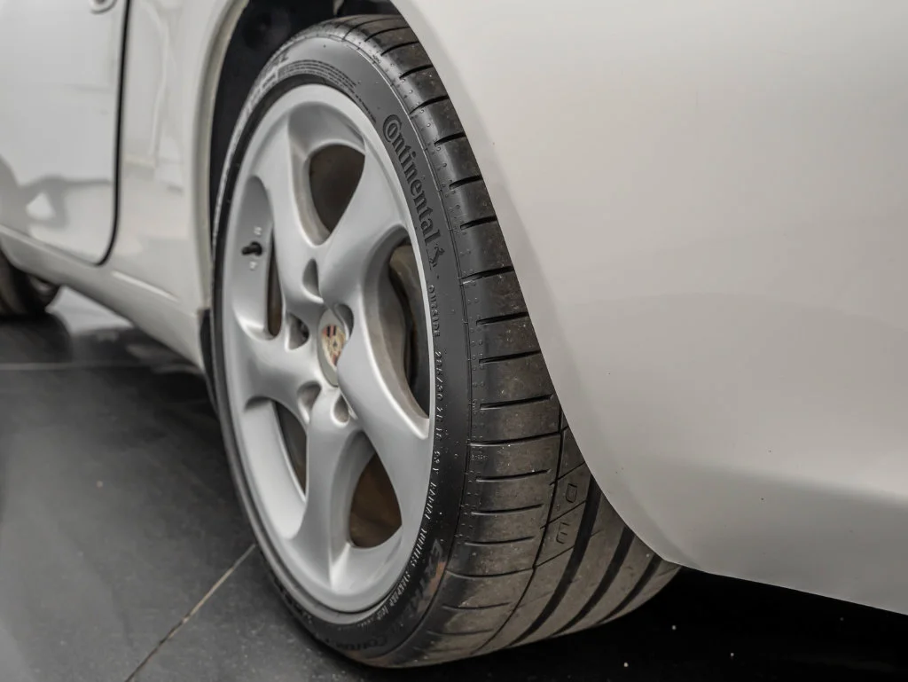 Used 2003 Carrara White Porsche Carrera image 50