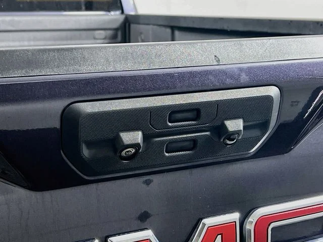 Used 2022 Silver GMC Denali image 28