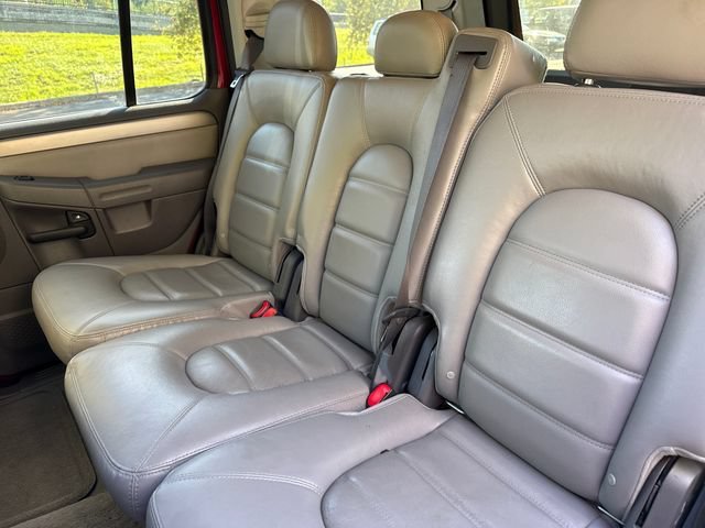 Used 2004 Red Fire Clearcoat Metallic Ford XLT image 19
