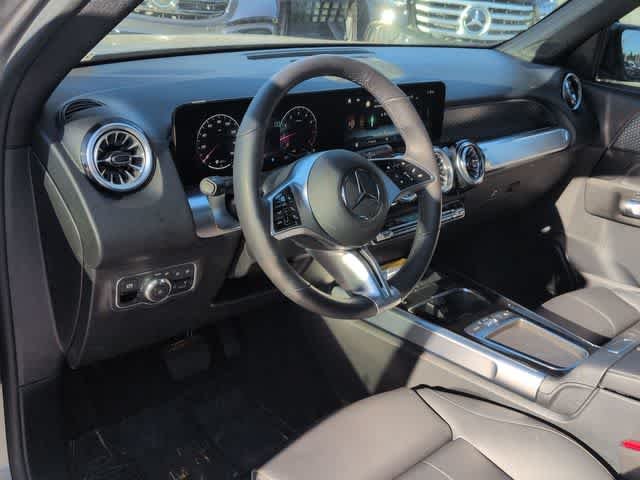 Used 2025 Mountain Grey Metallic Mercedes-Benz GLB 250 image 10