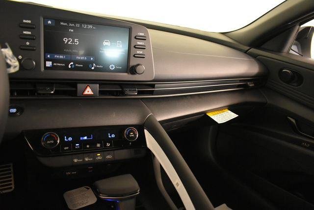 New 2026 White Hyundai SEL Sport image 84