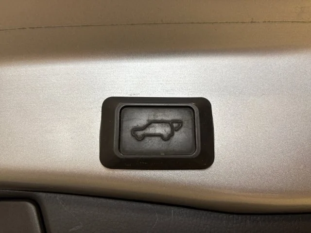 Used 2020 Silver Toyota XLE image 26