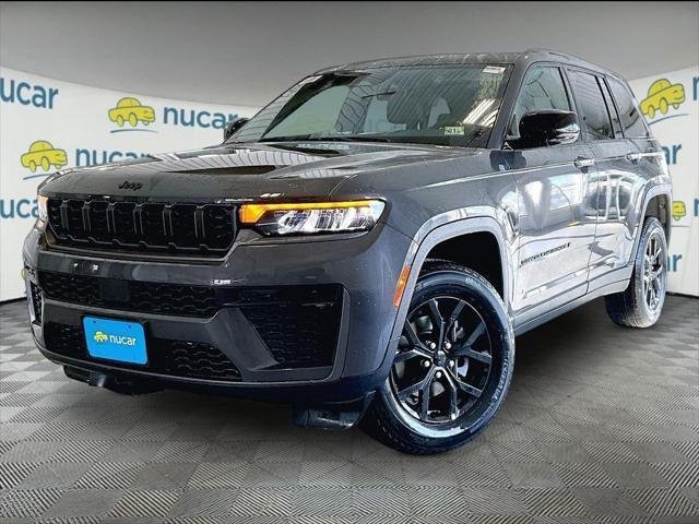 New 2026 Baltic Gray Metallic Clear-Coat Exterior Paint Jeep Laredo image 4