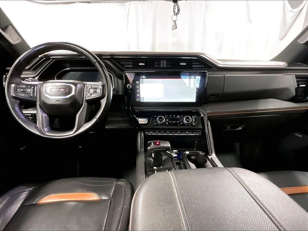 Used 2024 White GMC AT4 image 32
