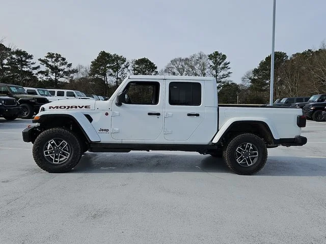 New 2026 Bright White Clear-Coat Exterior Paint Jeep Mojave X image 4