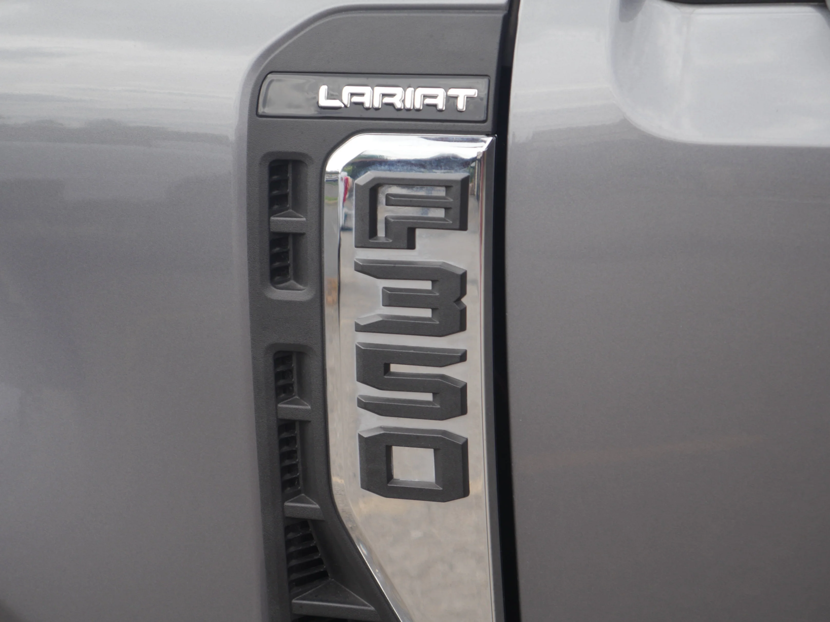 Certified Used 2024 Carbonized Gray Metallic Ford LARIAT image 21