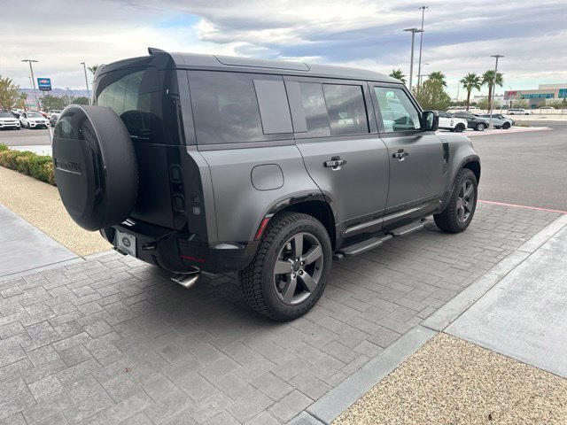 Used 2026 Gray Land Rover V8 image 5