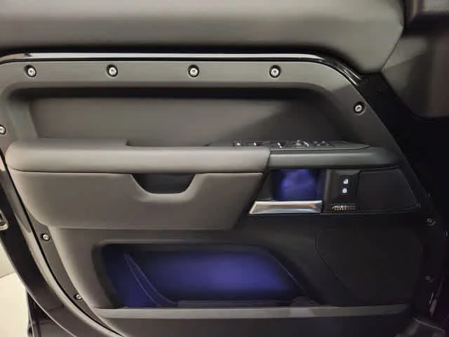 2026 Land Rover Defender V8 - Photo 24