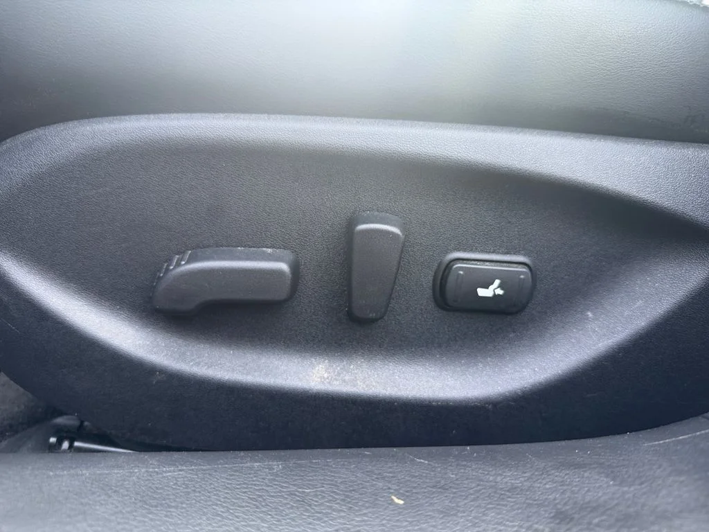 Used 2018 Black INFINITI 3.0t LUXE image 28