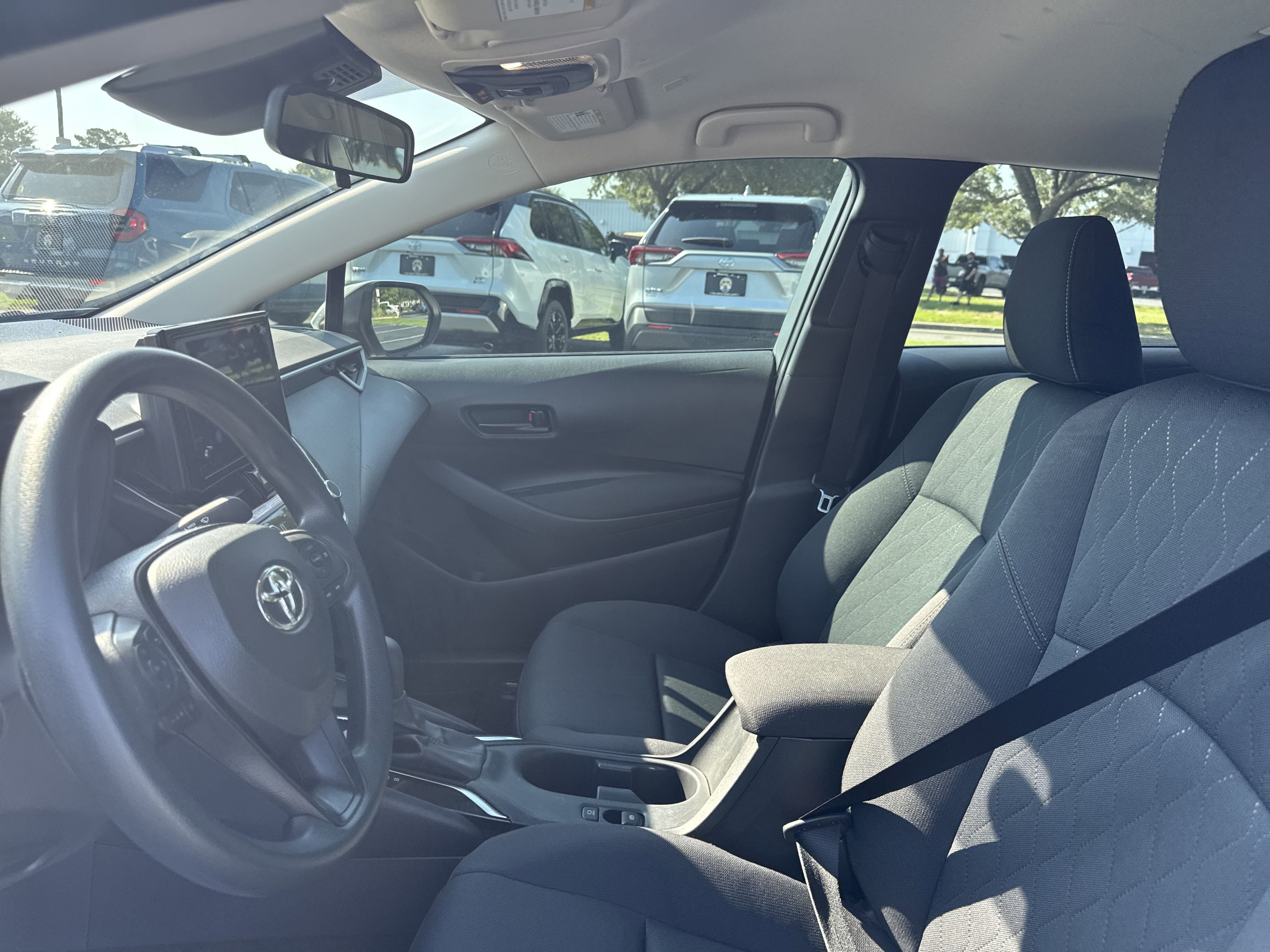 Used 2025  Toyota  image 13