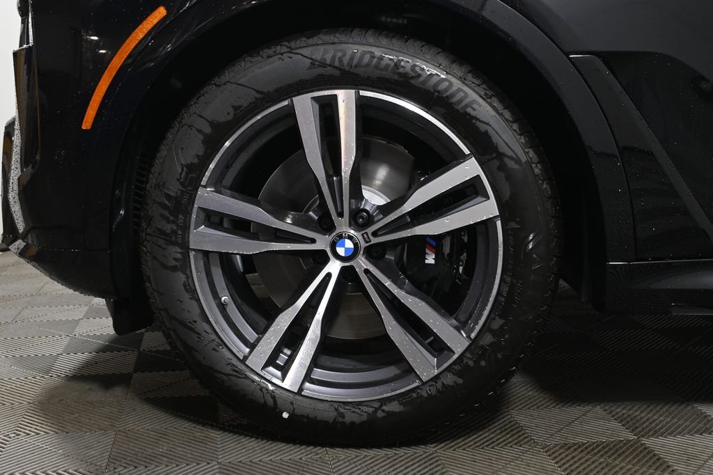 New 2027 Black Sapphire Metallic BMW M60i image 12