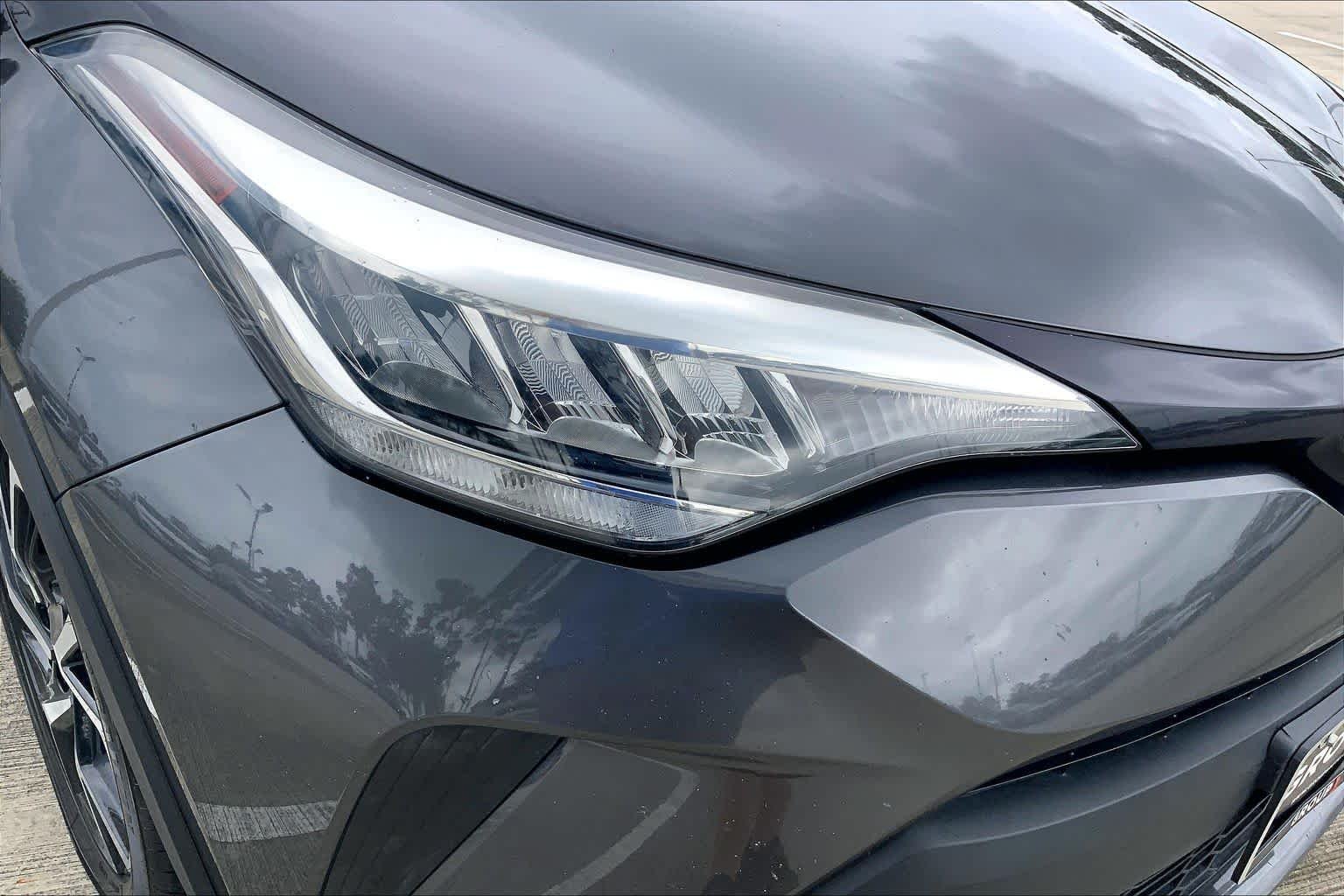 Used 2022 Magnetic Gray Metallic Toyota XLE image 27
