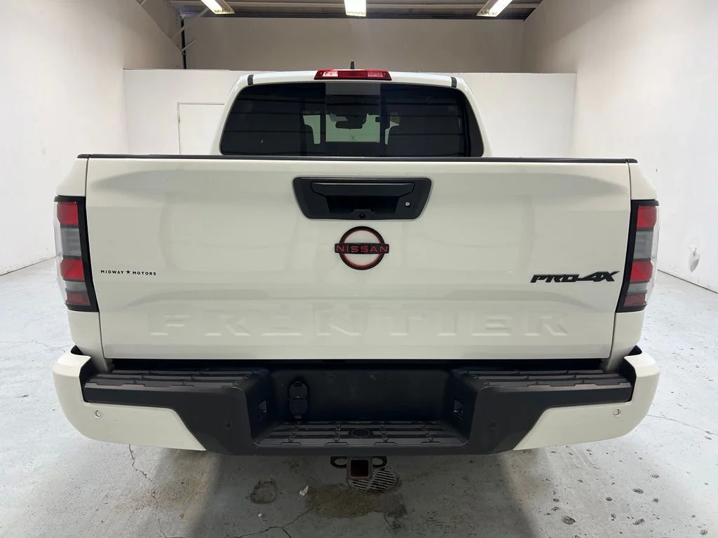 Used 2024 White Nissan PRO-4X image 10