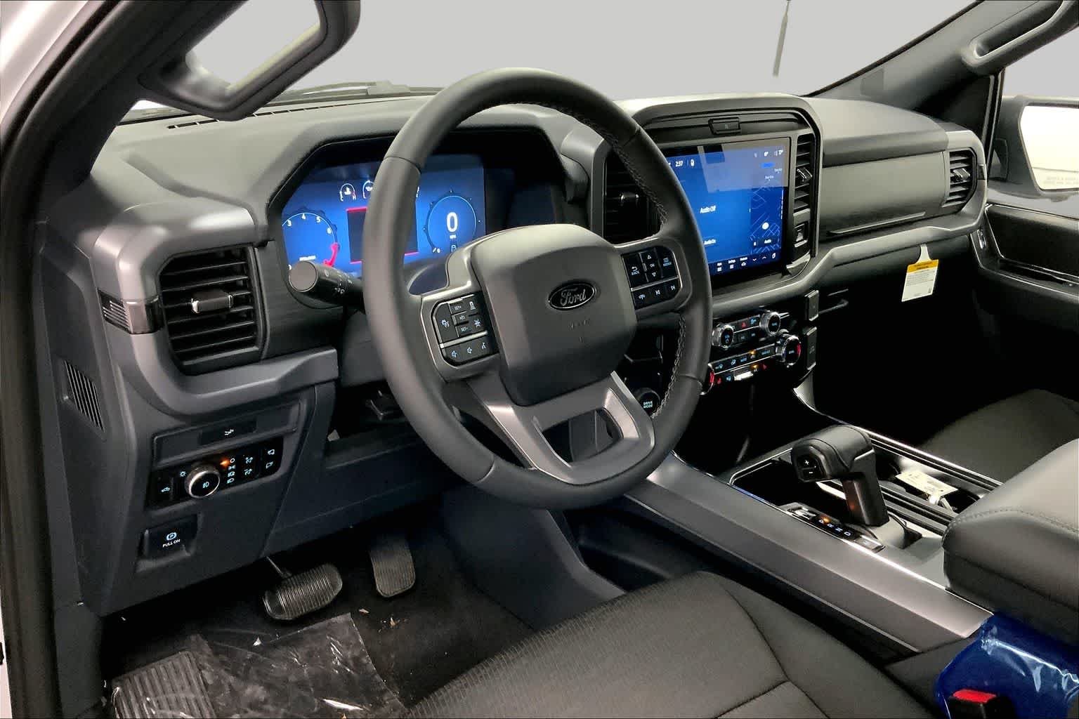 New 2026 Oxford White Ford XLT image 7