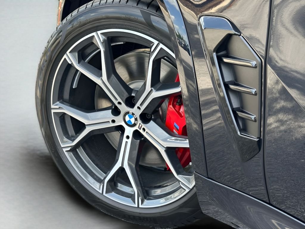 New 2026 Carbon Black Metallic BMW xDrive50e image 26