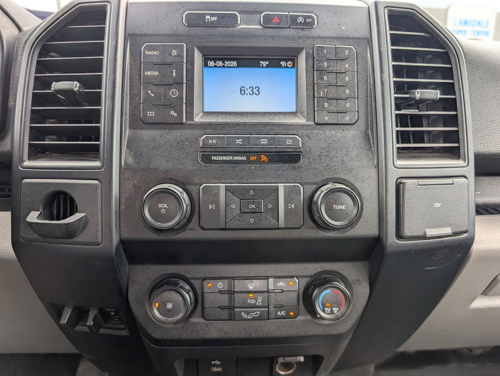 Used 2019 Oxford White Ford XL image 15