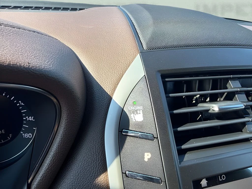 Used 2018 Silver Lincoln Reserve image 19