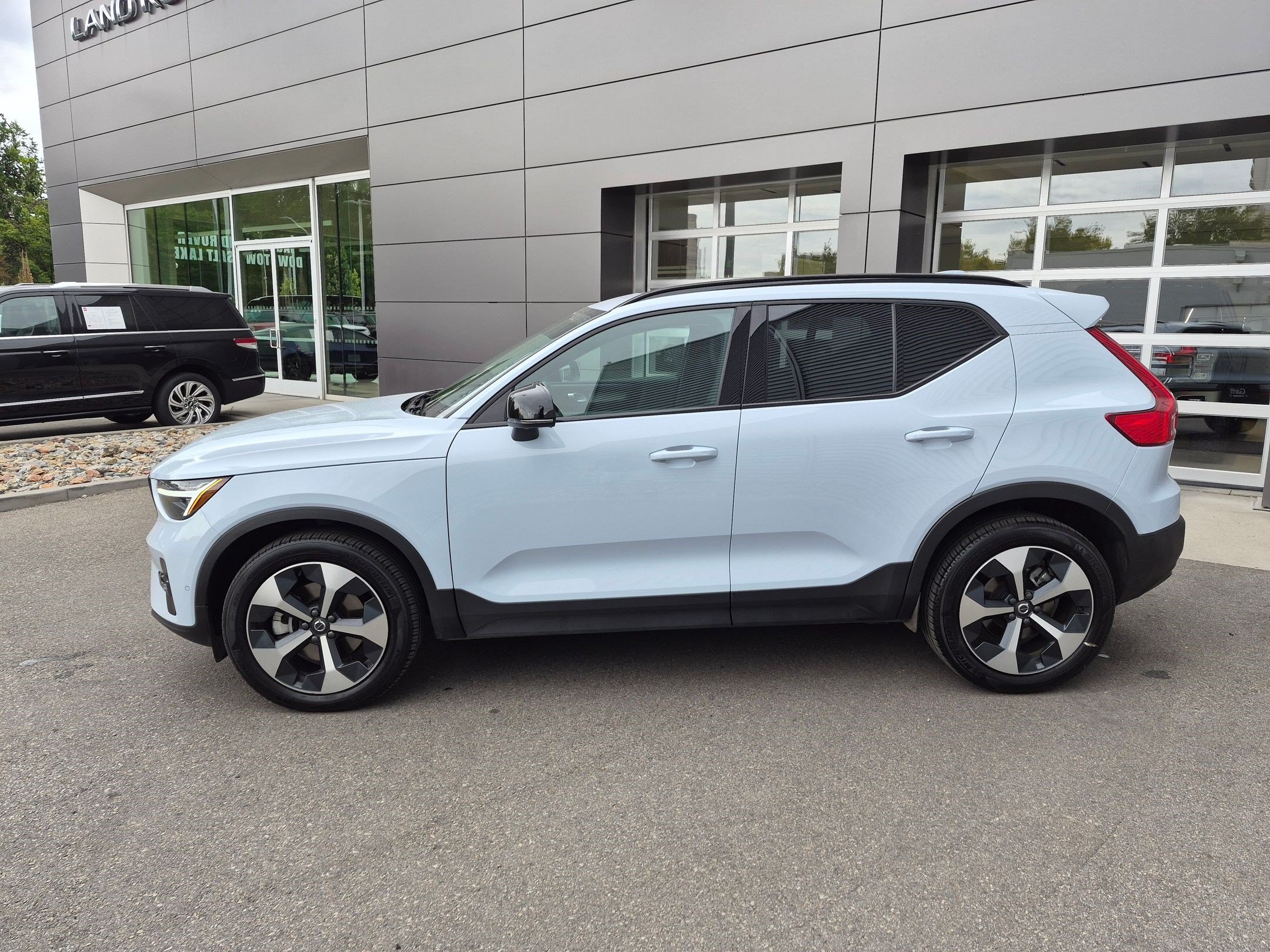 Certified Used 2026 Cloud Blue Volvo Plus image 7