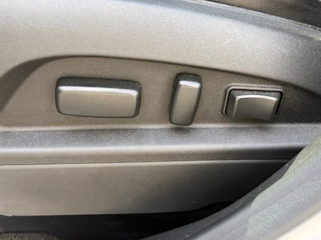 Used 2017 White GMC Denali image 28