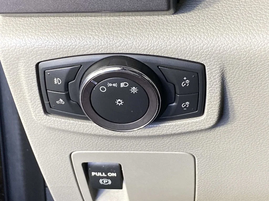 Used 2019 Gray Ford XLT image 17