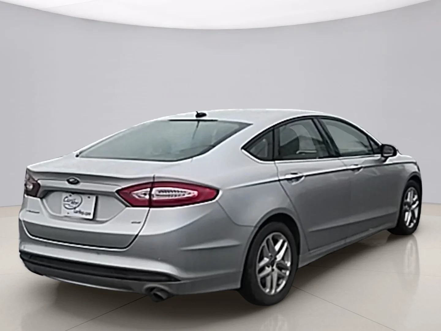 Used 2016 Silver Ford SE image 5