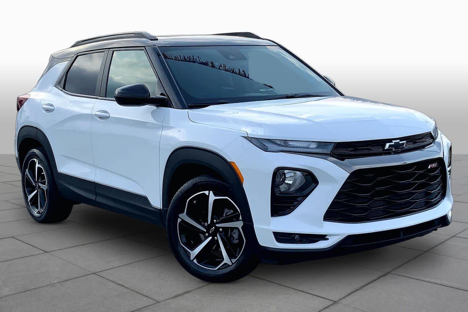 Used 2023 Summit White Chevrolet RS image 3
