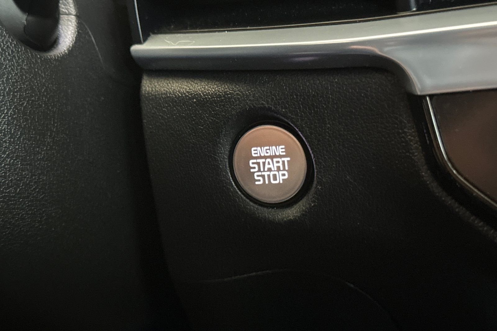 Used 2024 White Kia X-Line SX image 25