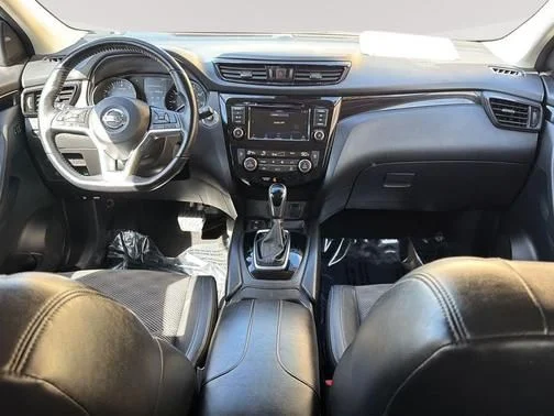 Certified Used 2022 Red Nissan SV image 10