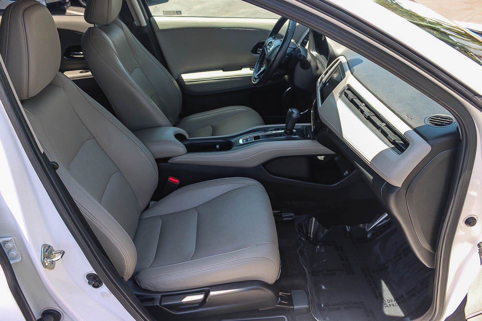Used 2019 Platinum White Pearl Honda Touring image 16