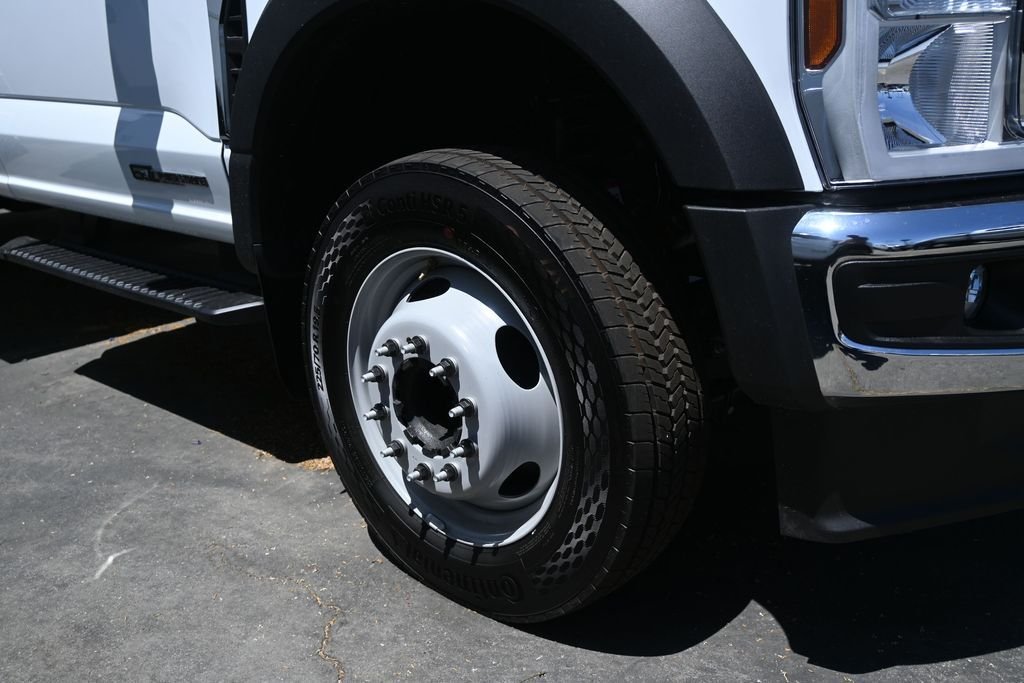 New 2026 Oxford White Ford XL image 4