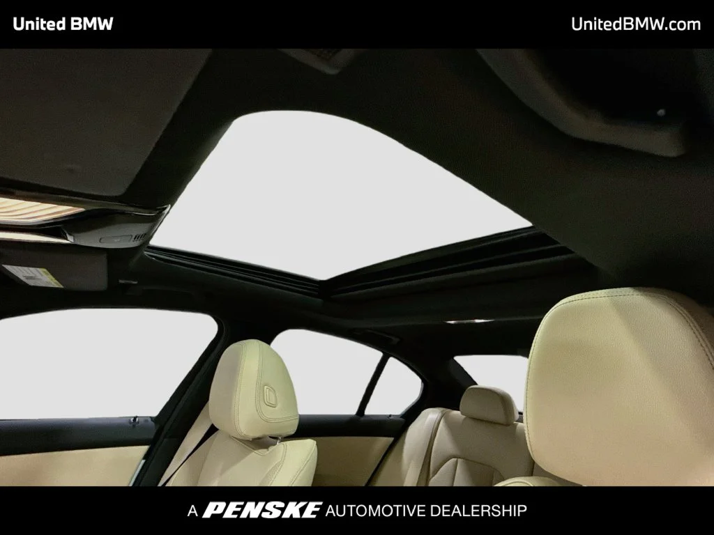 Used 2022 Alpine White BMW M340i xDrive image 19