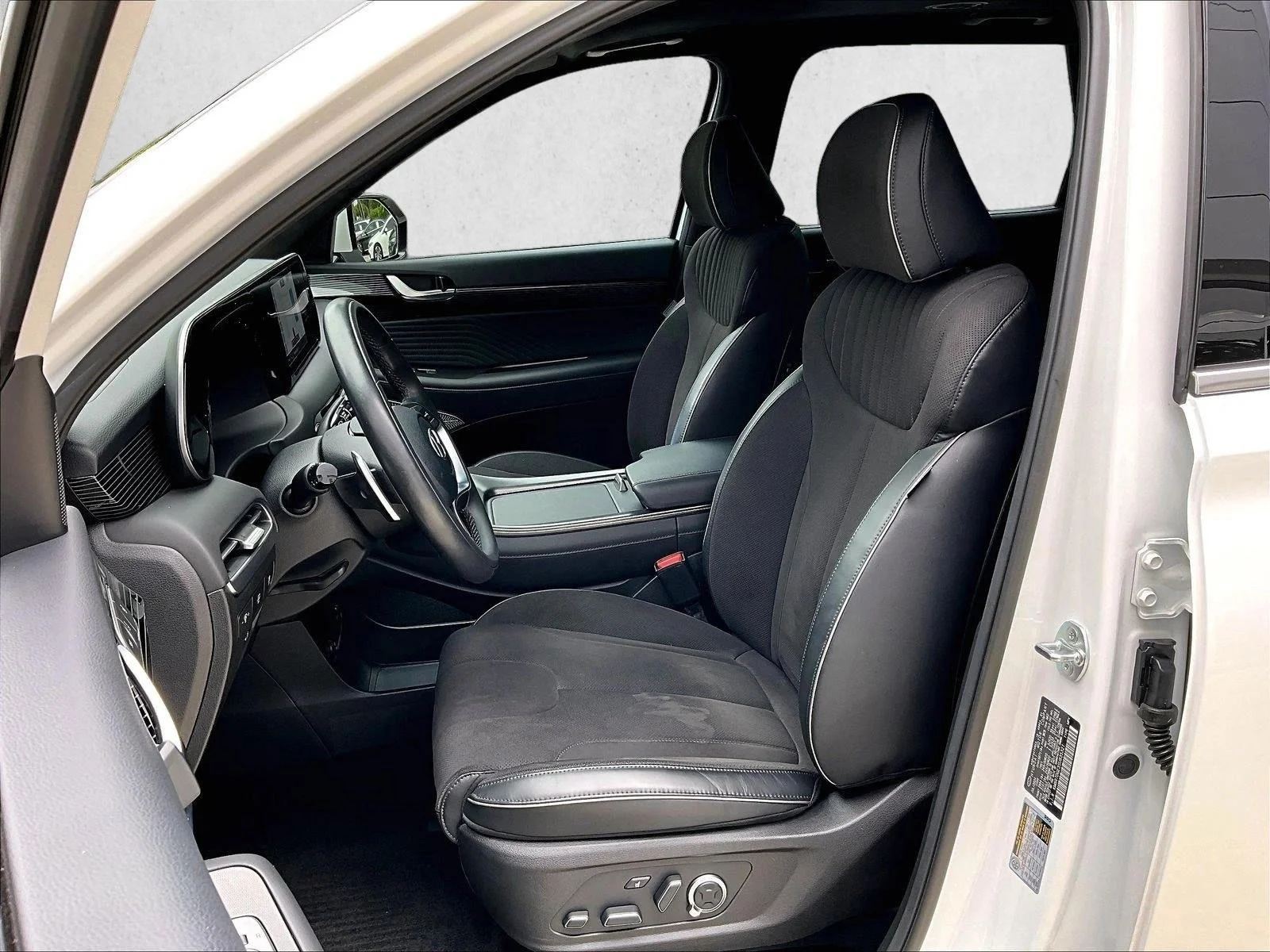 Used 2025 Hyper White Hyundai Calligraphy Night Edition image 27