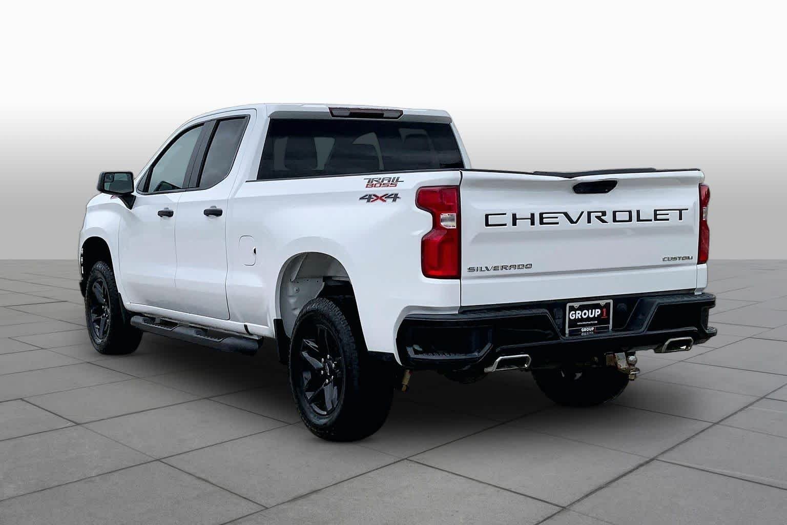 Used 2019 SUMMIT WHITE Chevrolet Custom Trail Boss image 10