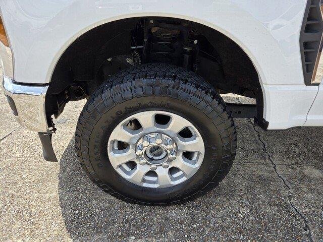 Used 2024 Oxford White Ford XLT image 11