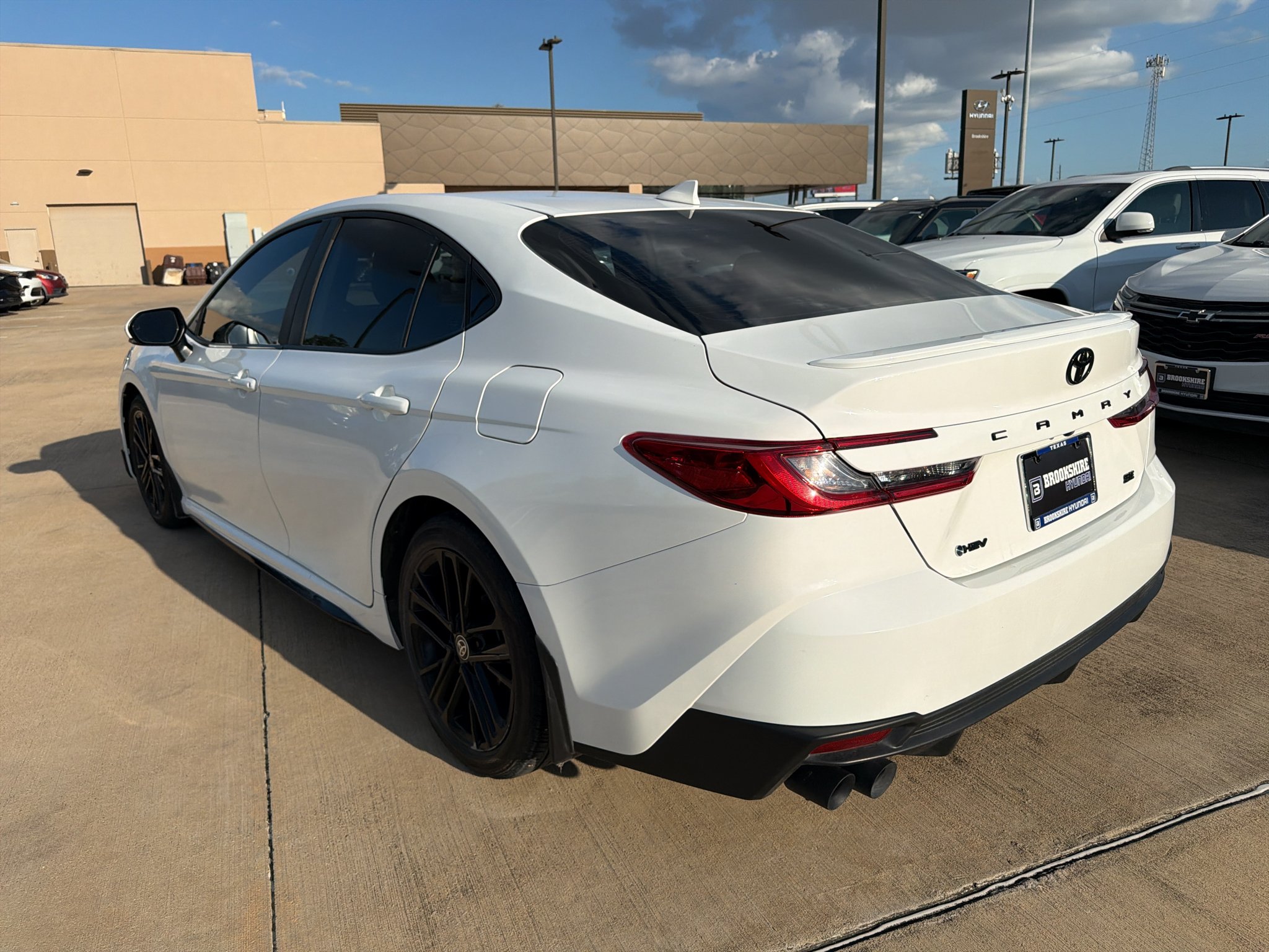 Used 2025 Ice Cap Toyota SE image 8