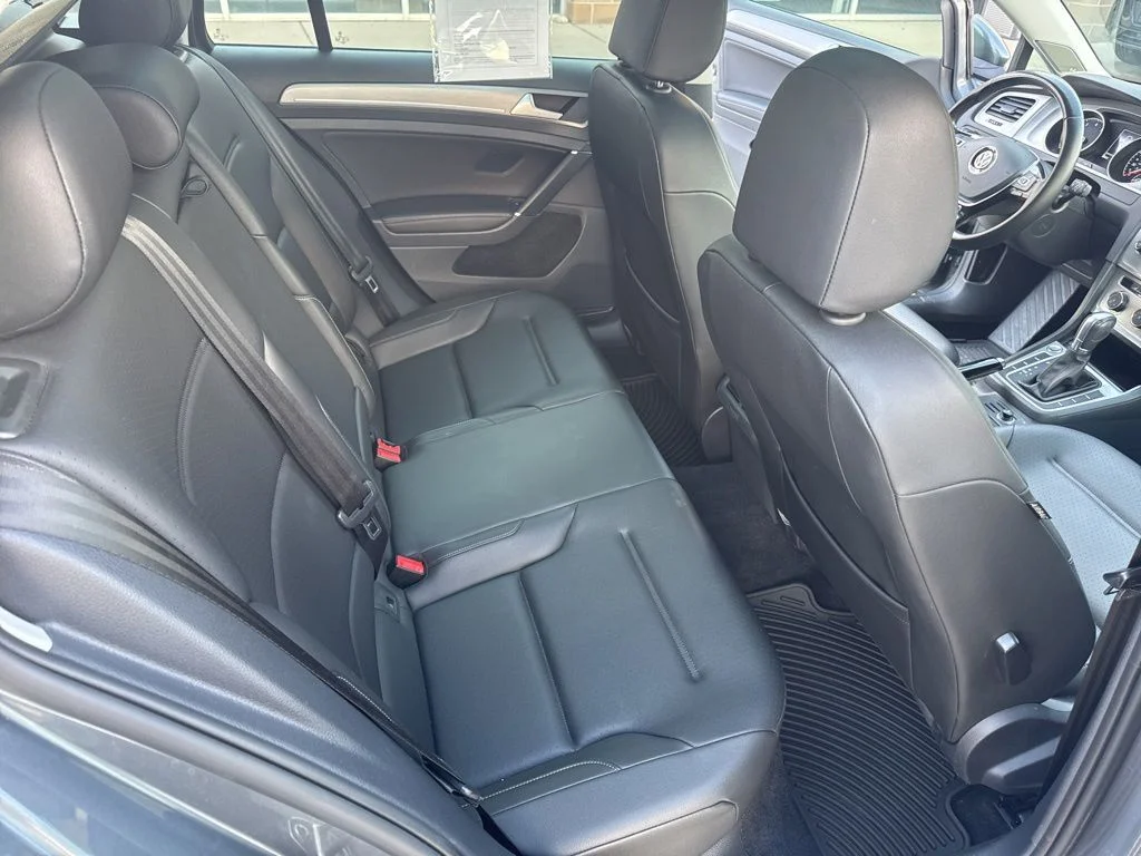 Used 2016 Gray Volkswagen SE image 24