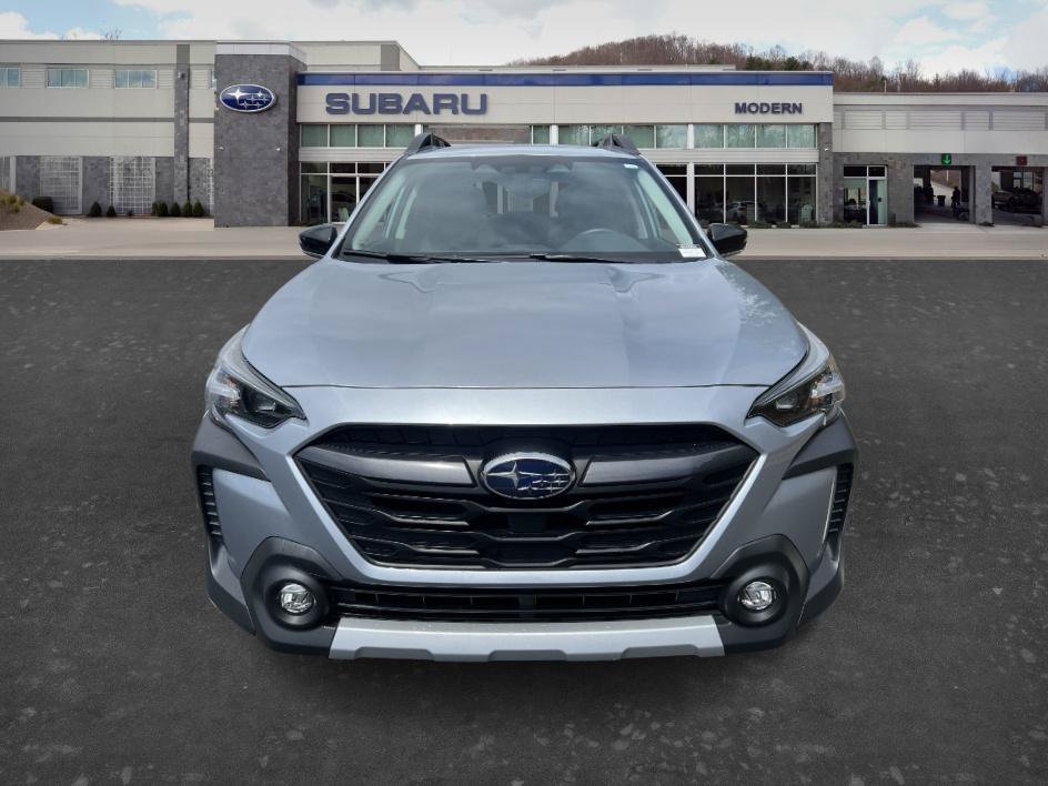 Used 2025 Ice Silver Metallic Subaru Limited image 2
