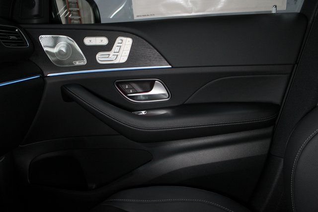 New 2026 MANUFAKTUR Silicon Grey Mercedes-Benz GLE 450 image 31