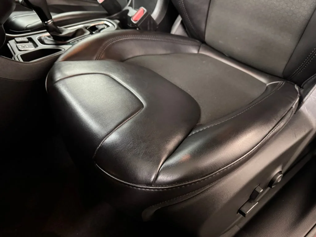 Used 2021 Red Jeep Altitude image 16