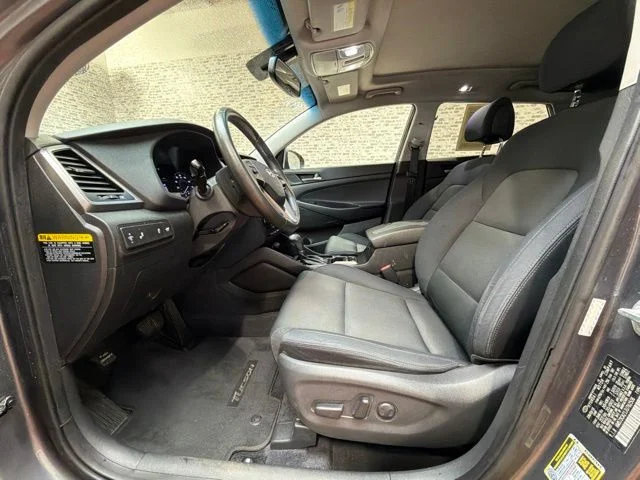 Used 2018 Coliseum Gray Hyundai Value image 18