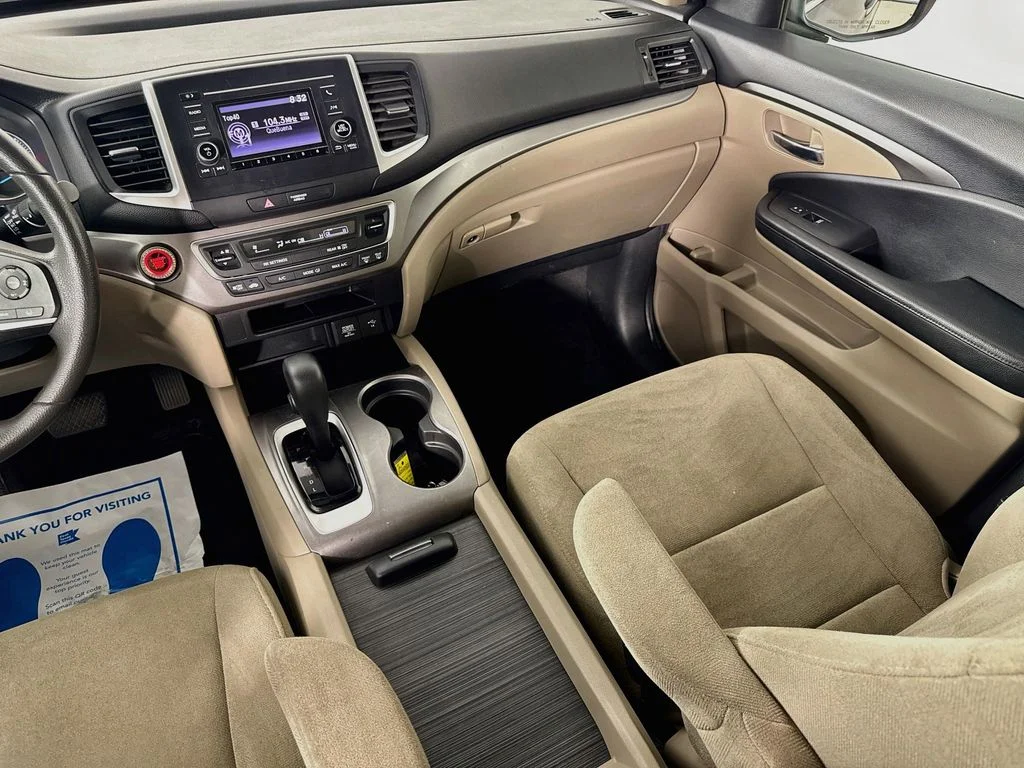 Certified Used 2019 Red Honda LX image 29