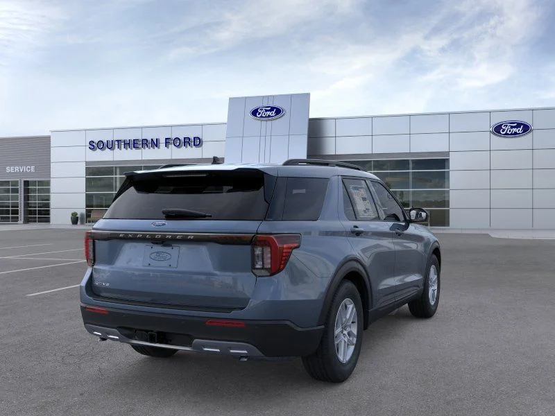 New 2026 Vapor Blue Metallic Ford Active image 9