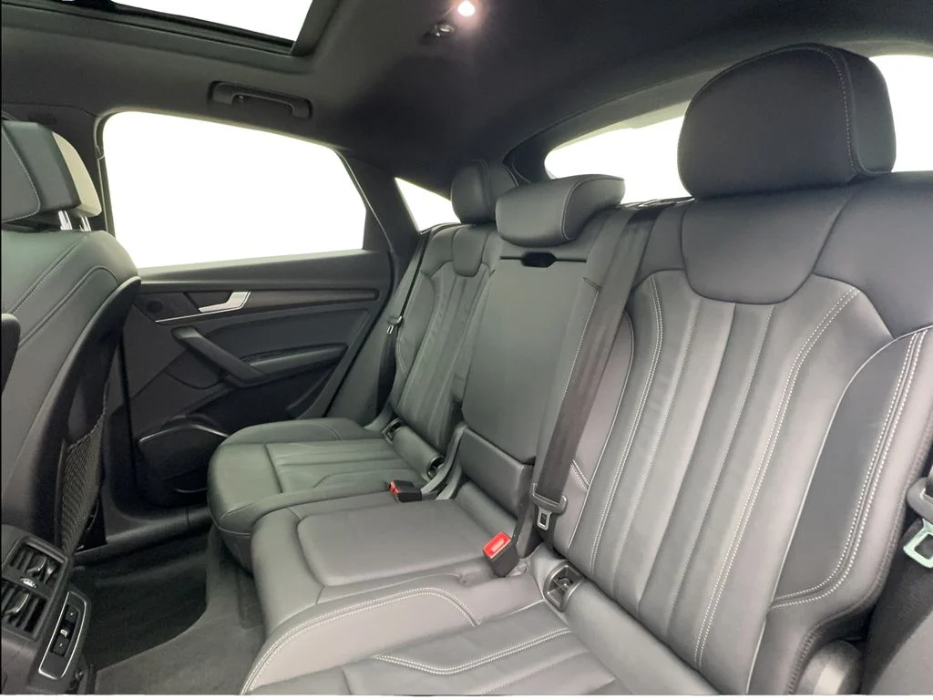 Used 2022 Blue Audi  image 26