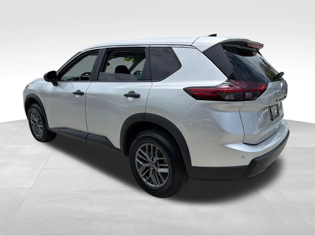 Certified Used 2024 Silver Nissan S image 5
