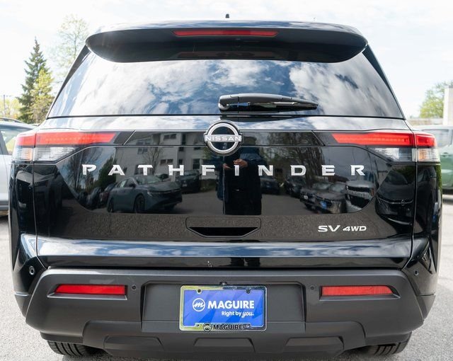 Used 2022 Black Nissan SV image 7