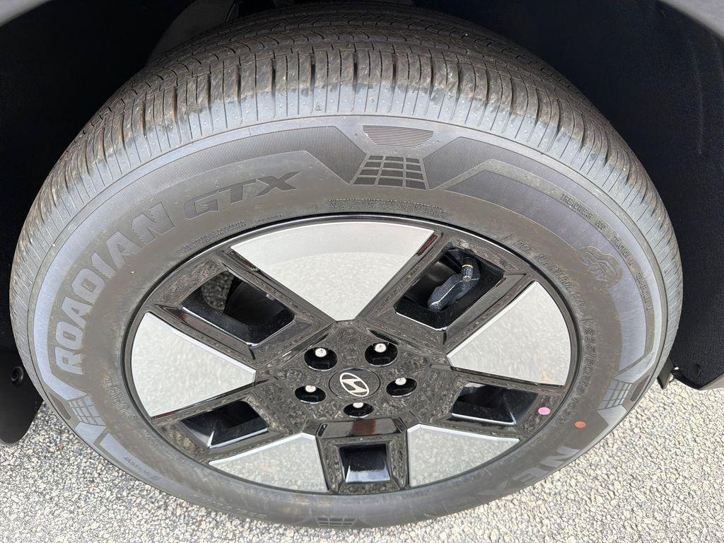 New 2026 Silver Hyundai SE image 12