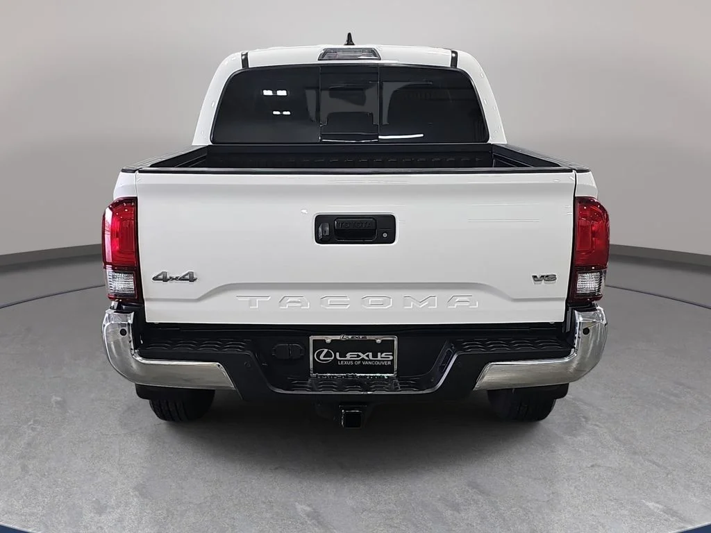 Used 2021 White Toyota SR5 image 7