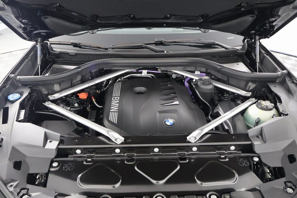 New 2026 Black Sapphire Metallic BMW xDrive40i image 9