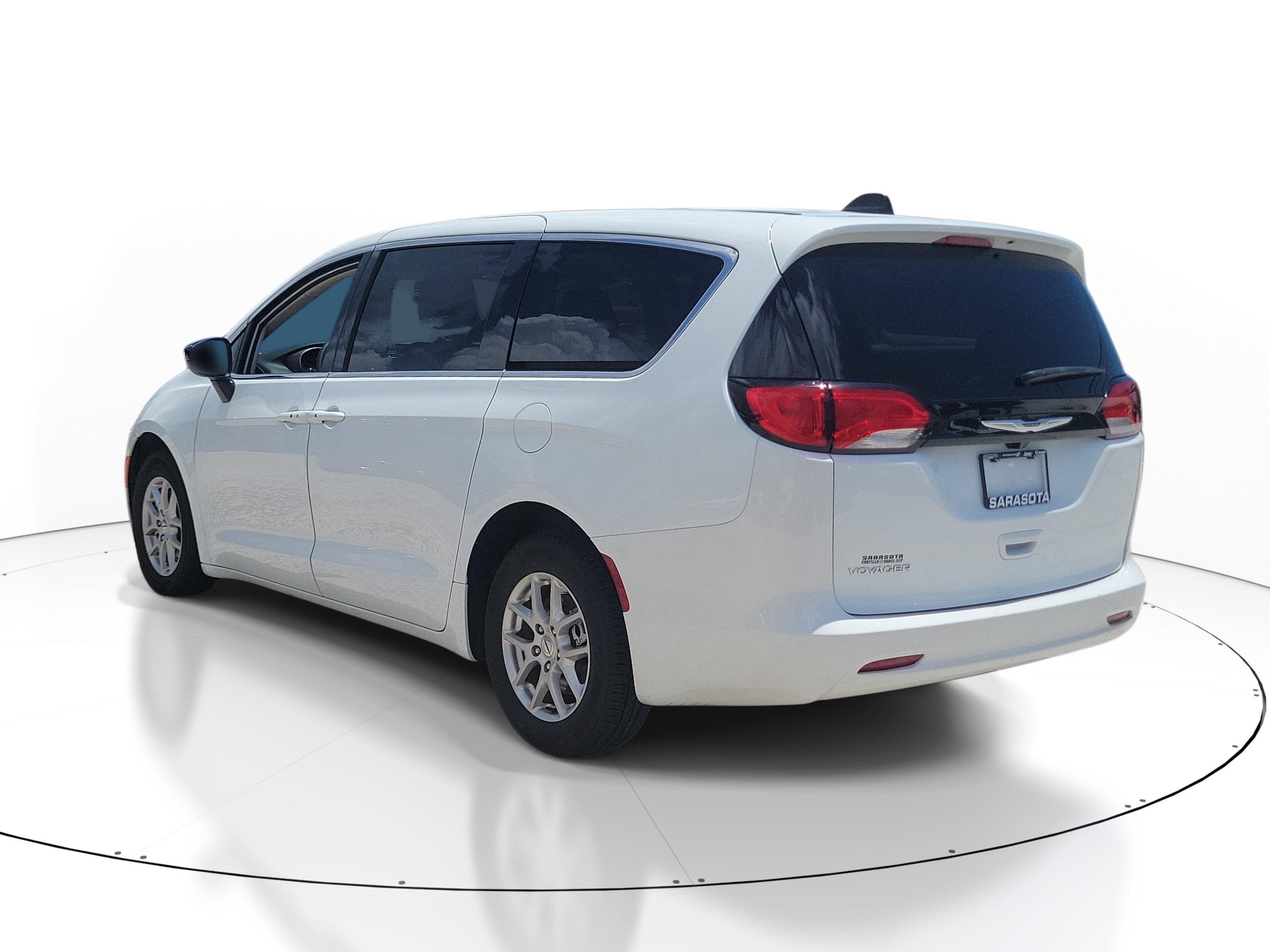 Used 2024 Bright White Clearcoat Chrysler LX image 4